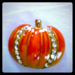 Women's pumpkin pin